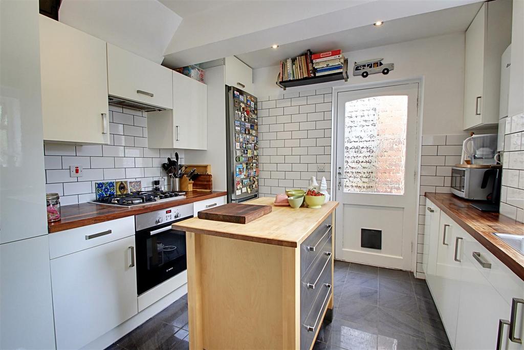 Kitchen 1.jpg