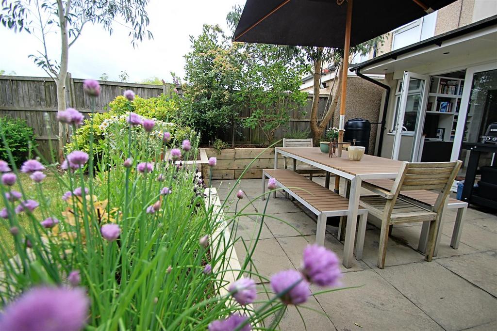 Patio 2.jpg