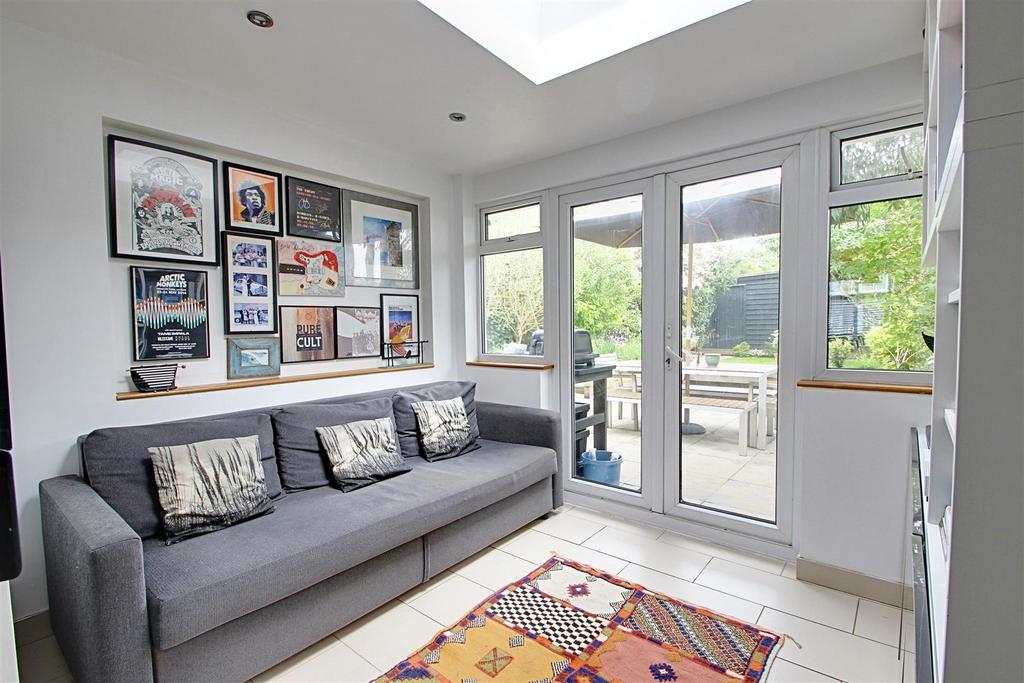 Family Room.jpg