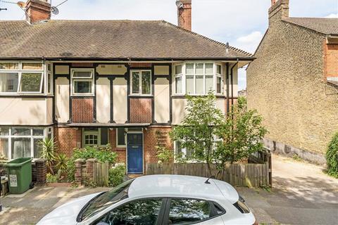 2 bedroom flat for sale, Old Road, London SE13