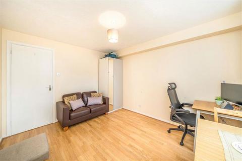 1 bedroom flat for sale, Le May Avenue, London SE12