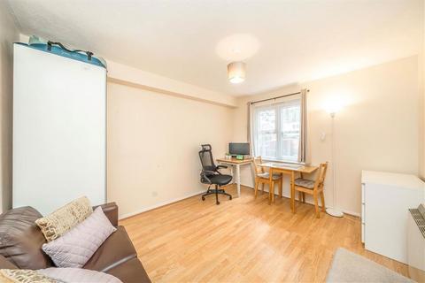 1 bedroom flat for sale, Le May Avenue, London SE12