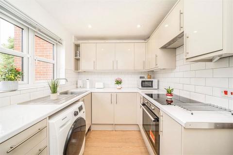 1 bedroom flat for sale, Le May Avenue, London SE12
