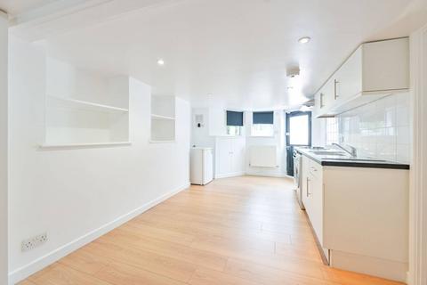 Studio to rent, Waller Road, Telegraph Hill, London, SE14