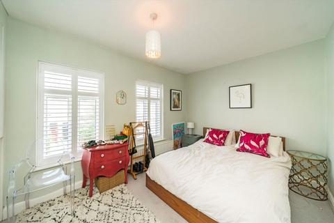 17 Walpole Road, London, SW19 2BZ