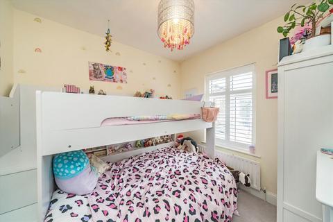 17 Walpole Road, London, SW19 2BZ