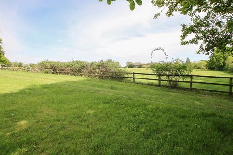 4 bedroom detached house for sale, Tysea Hill, Stapleford Abbotts, Romford