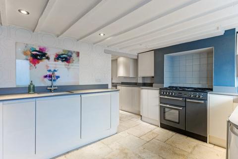 2 bedroom terraced house to rent, High Street, Cookham, Maidenhead, Berkshire, SL6