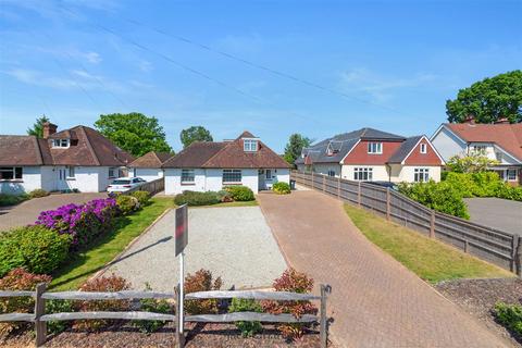 3 bedroom detached bungalow for sale, Hadlow Road, Tonbridge