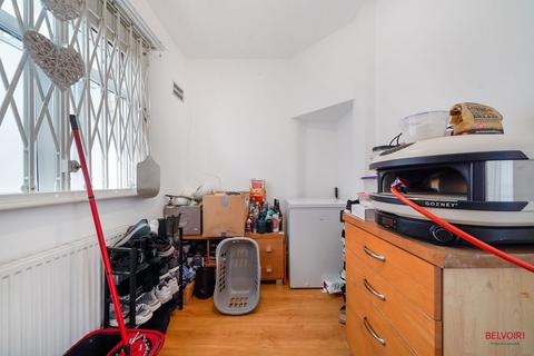 2 bedroom flat for sale, Sevington Road, Hendon, London, NW4
