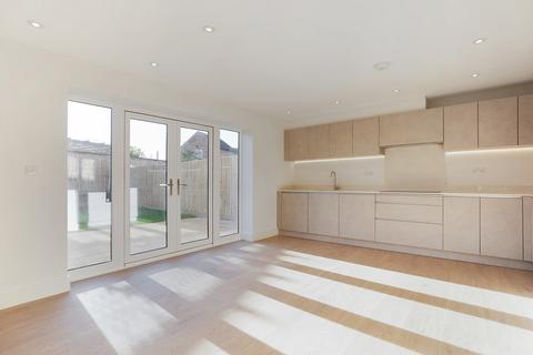 3 bedroom semi-detached house for sale, Kineton