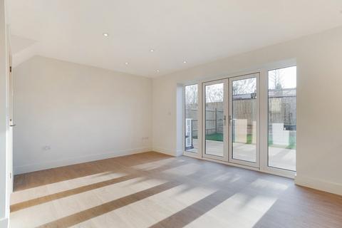 3 bedroom semi-detached house for sale, Kineton