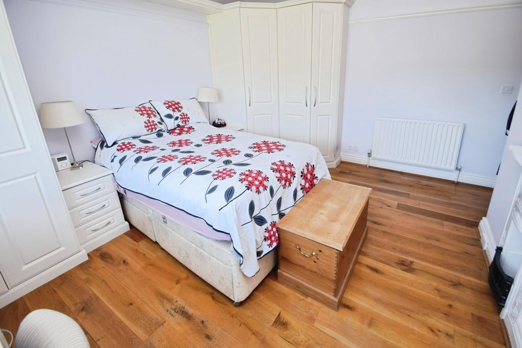 4c9018c9-Bedroom 201