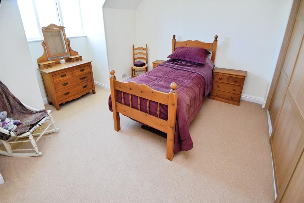 Bc028fad-Attic 20bedroom