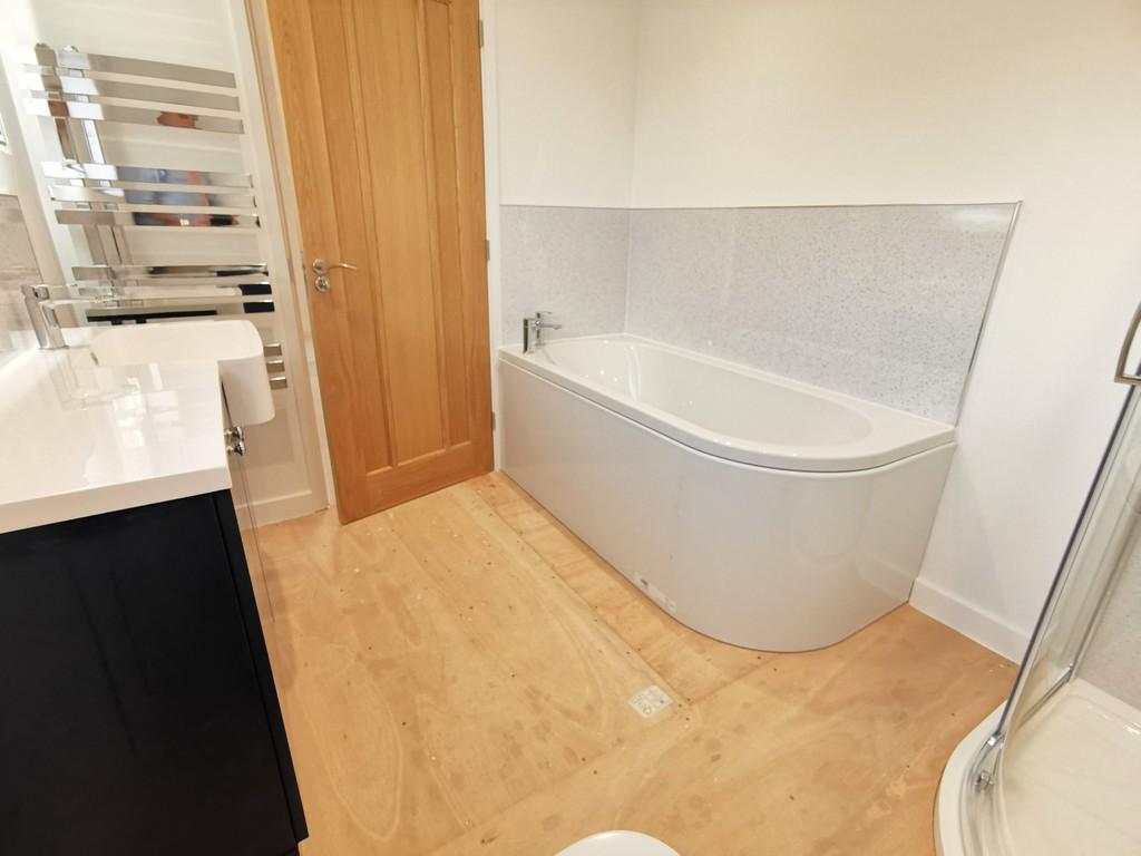 Master En-Suite