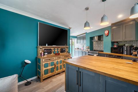 205 Wrythe Lane, Carshalton, SM5 1TZ
