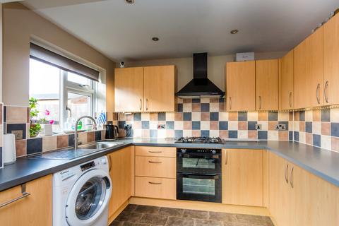 17 Balham Close, Rushden, NN10 9JL