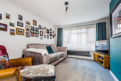 17 Balham Close, Rushden, NN10 9JL