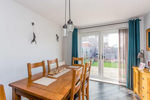 17 Balham Close, Rushden, NN10 9JL