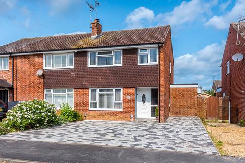 17 Balham Close, Rushden, NN10 9JL