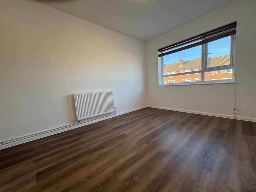Bedroom 1b
