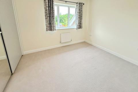 15 Centenary Fields, Bramley, Tadley, RG26 5GU