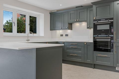4 bedroom detached house for sale, 123 Dickens Heath Road, Solihull B90