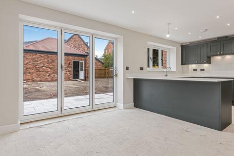 4 bedroom detached house for sale, 123 Dickens Heath Road, Solihull B90