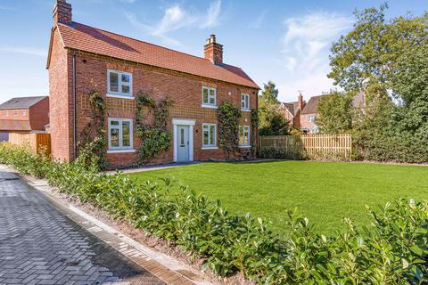 4 bedroom detached house for sale, 123 Dickens Heath Road, Solihull B90