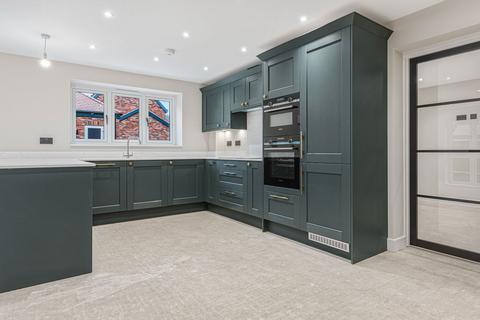 4 bedroom detached house for sale, 123 Dickens Heath Road, Solihull B90