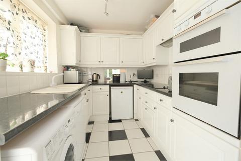 5 Crown Close, Orpington, BR6 6JP