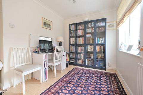 5 Crown Close, Orpington, BR6 6JP