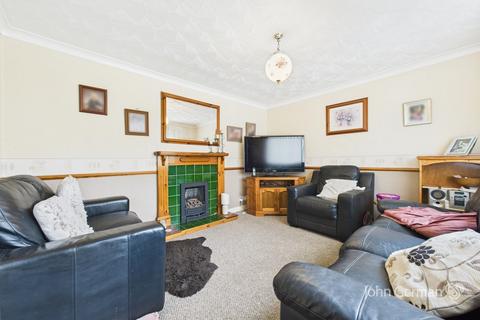 3 bedroom semi-detached house for sale, Davies Drive, Uttoxeter