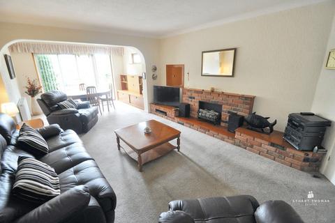 3 bedroom semi-detached bungalow for sale, Lynn View Close, Benfleet