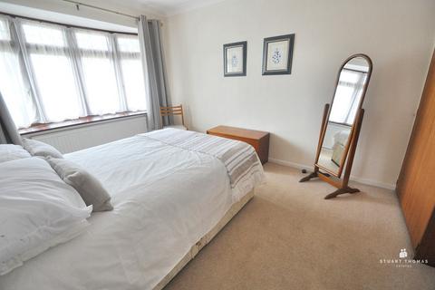 3 bedroom semi-detached bungalow for sale, Lynn View Close, Benfleet
