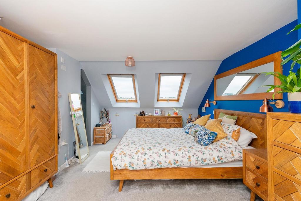 8 D6 RWH - Bedroom J.jpg