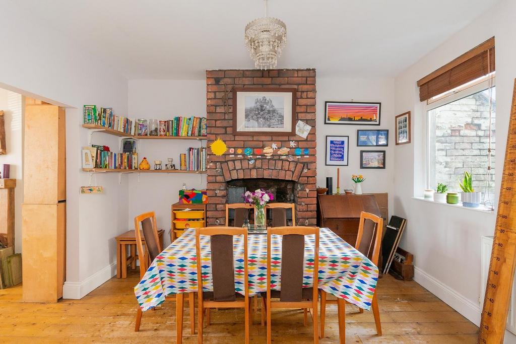 8 D6 RWH - Dining Room B.jpg