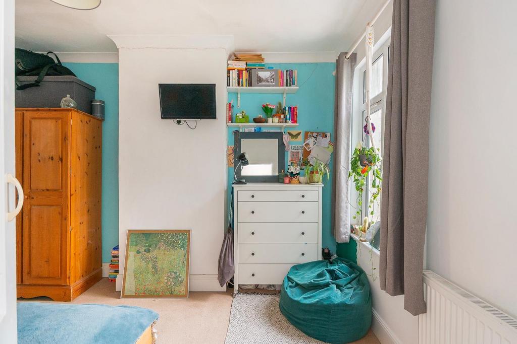 8 D6 RWH - Bedroom C.jpg