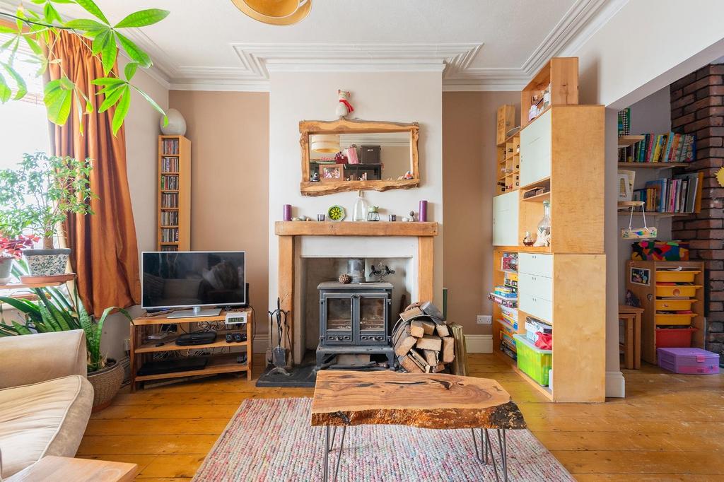 8 D6 RWH - Living Room B.jpg