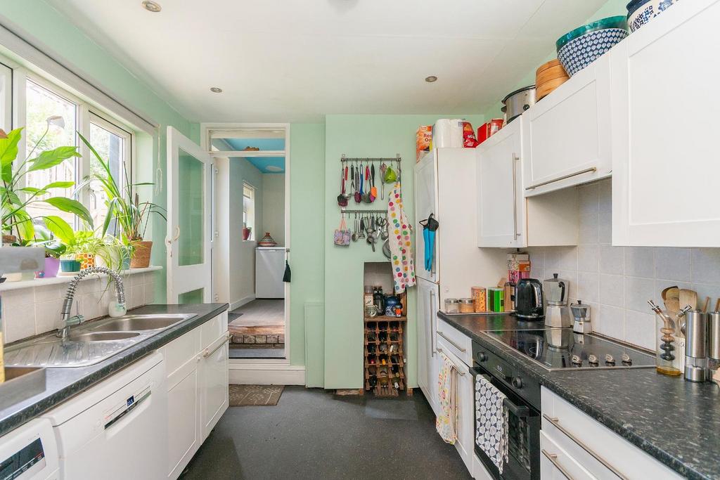8 D6 RWH - Kitchen B.jpg