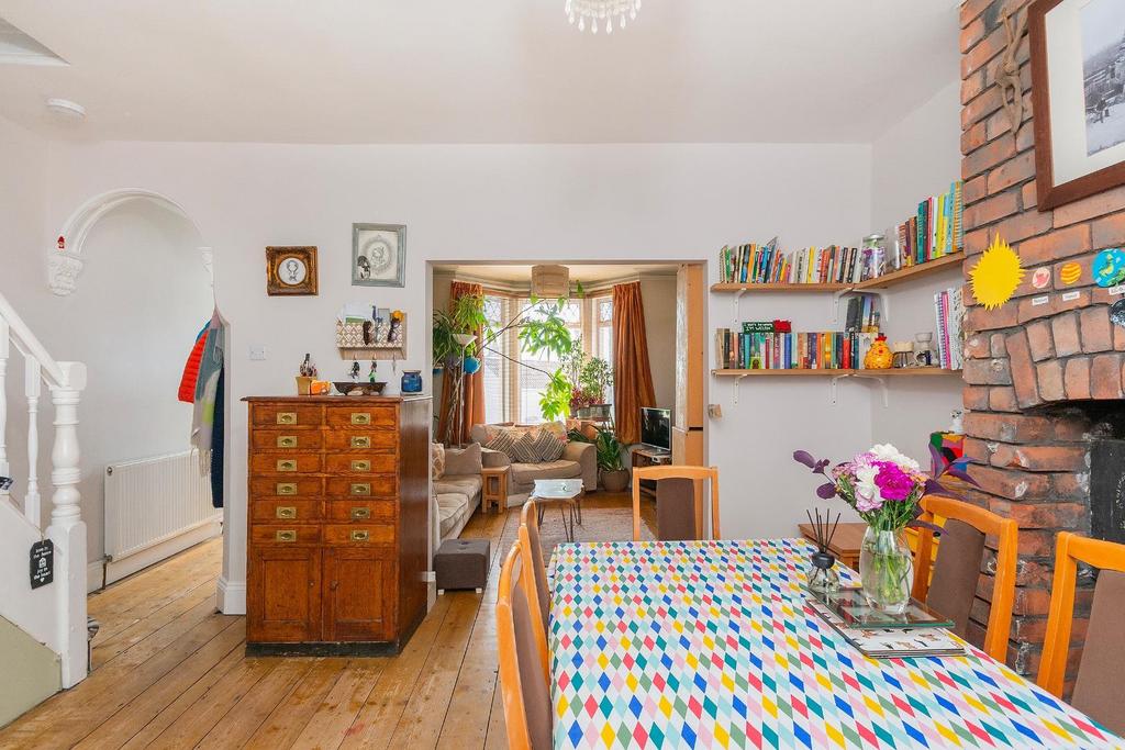 8 D6 RWH - Dining Room A.jpg