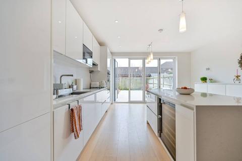 2 bedroom semi-detached house to rent, Akerman Road, Surbiton, KT6