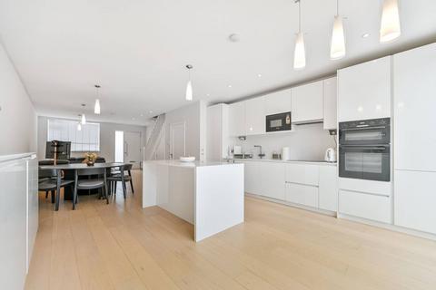 2 bedroom semi-detached house to rent, Akerman Road, Surbiton, KT6