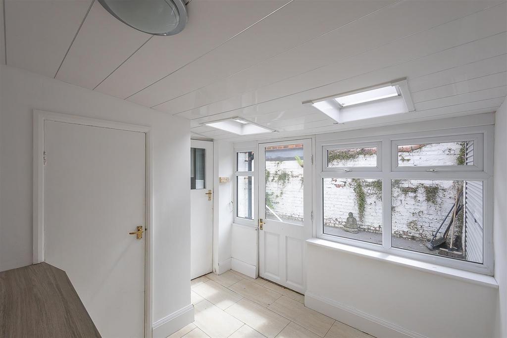 Lean-to