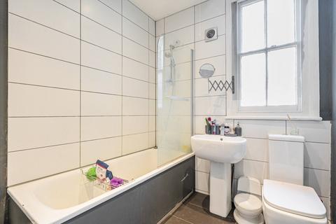 2 bedroom flat for sale, Ladywell Road, Ladywell, London, SE13
