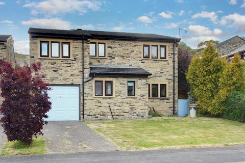 3 bedroom detached house for sale, Carr Field Drive, Luddenden