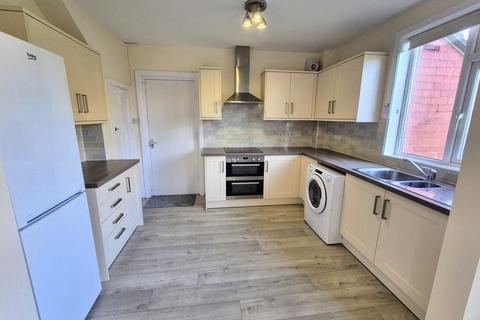 5 bedroom semi-detached house for sale, St. Annes Road, Leeds