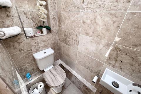 4 bedroom detached bungalow for sale, The Fairway, Sandown