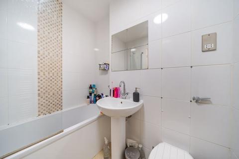 1 bedroom apartment for sale, Fishguard Way, Galleons Lock, E16