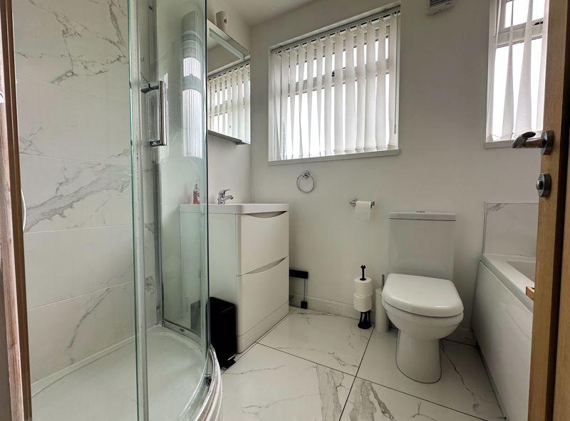 Bath & Shower Room